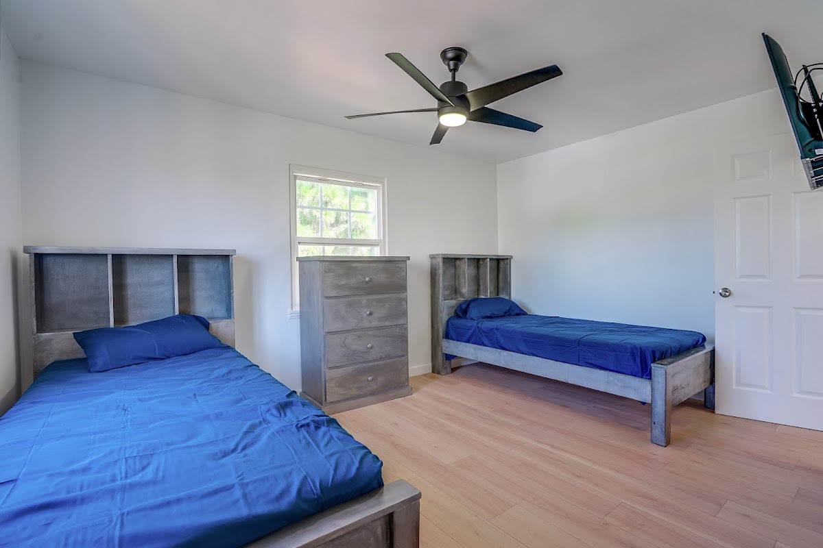 Bridges Recovery Sober Living Apartment Homes Los Angeles - Photo 6