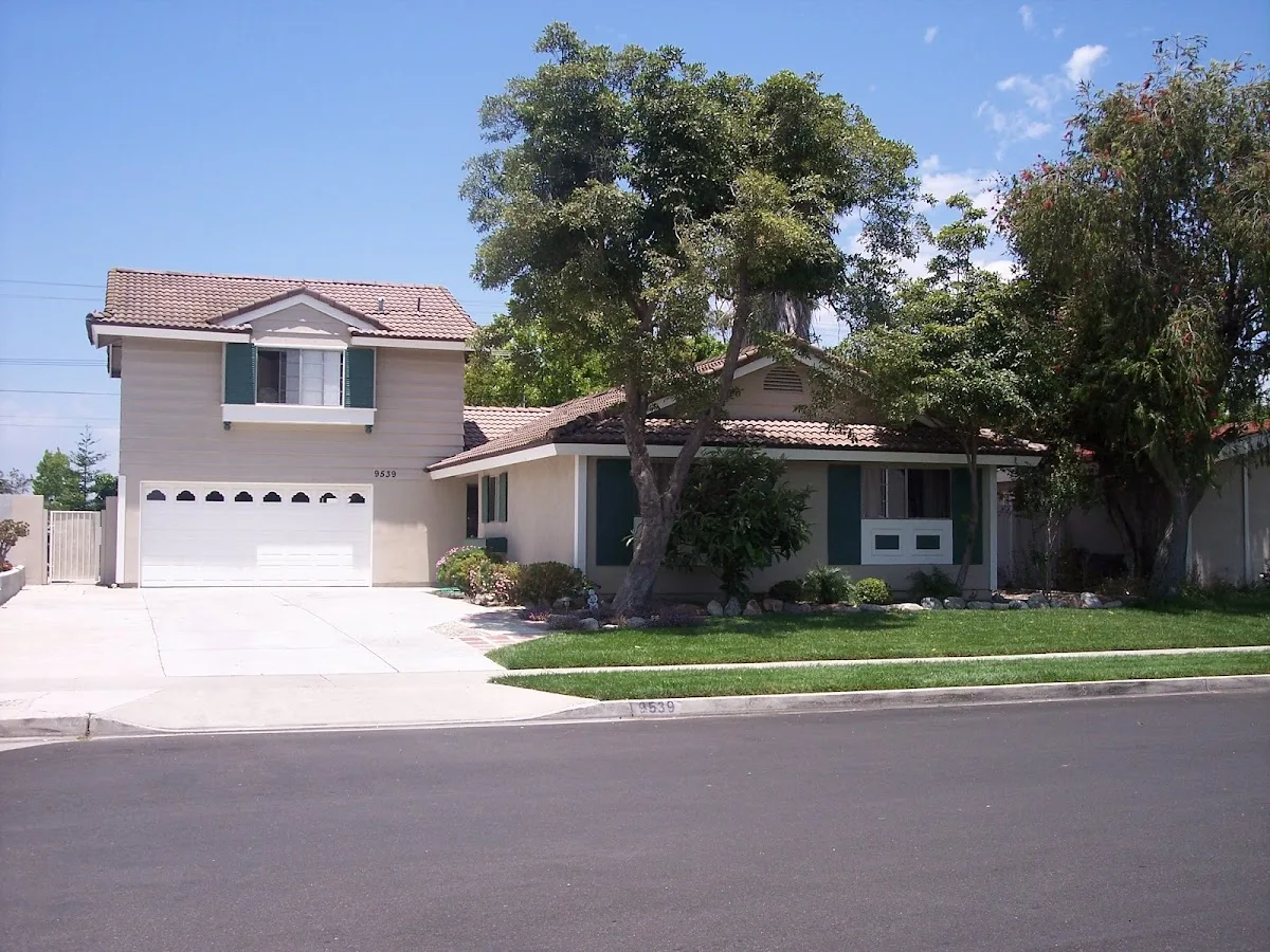 The Cottages Sober Living - Photo 2