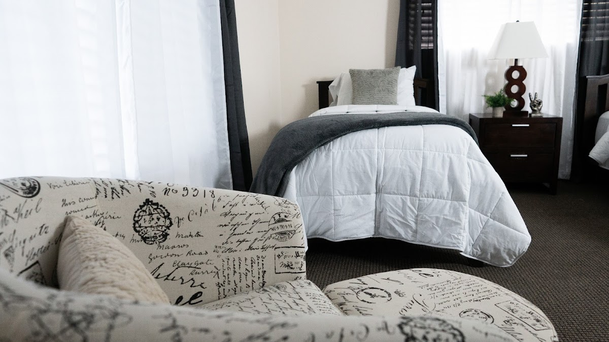 Chapman House Inc - Photo 4