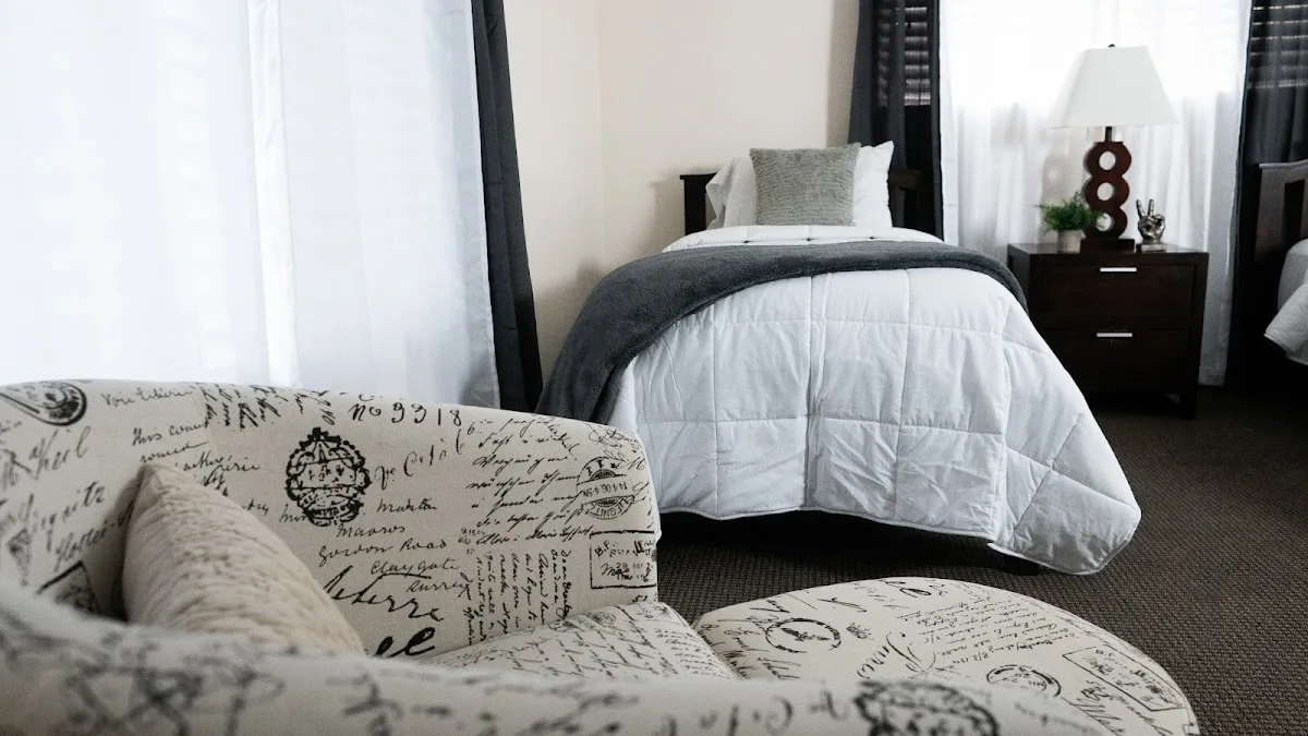 Chapman House Inc - Photo 4