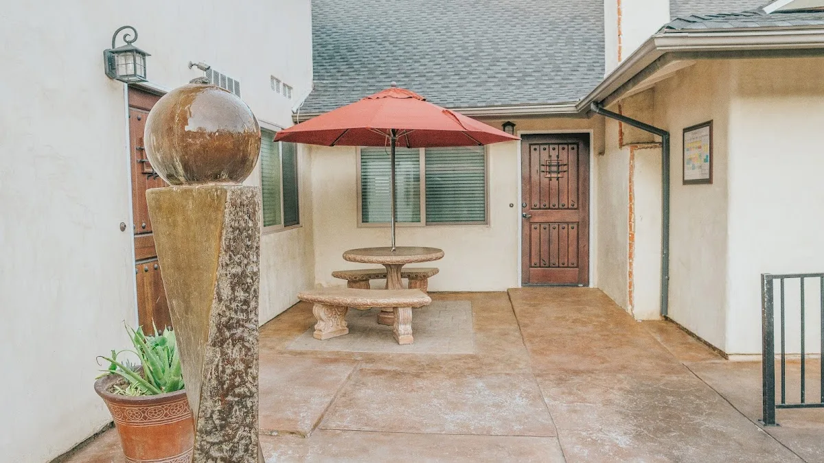 Chapman House Inc - Photo 5