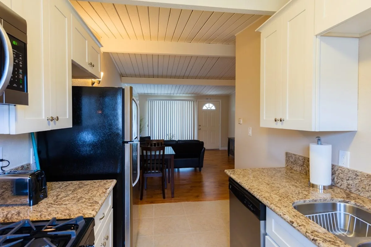 Clean Path MediCal Sober Living Orange County - Photo 5